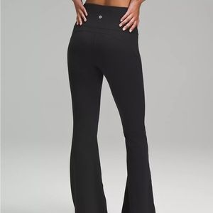 Groove Super-High-Rise Flared Pant